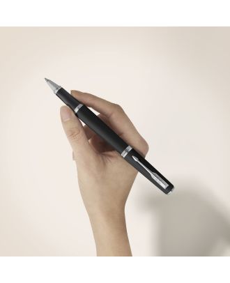 Parker Meridian Rollerball mit mattschwarzer Chromverzierung