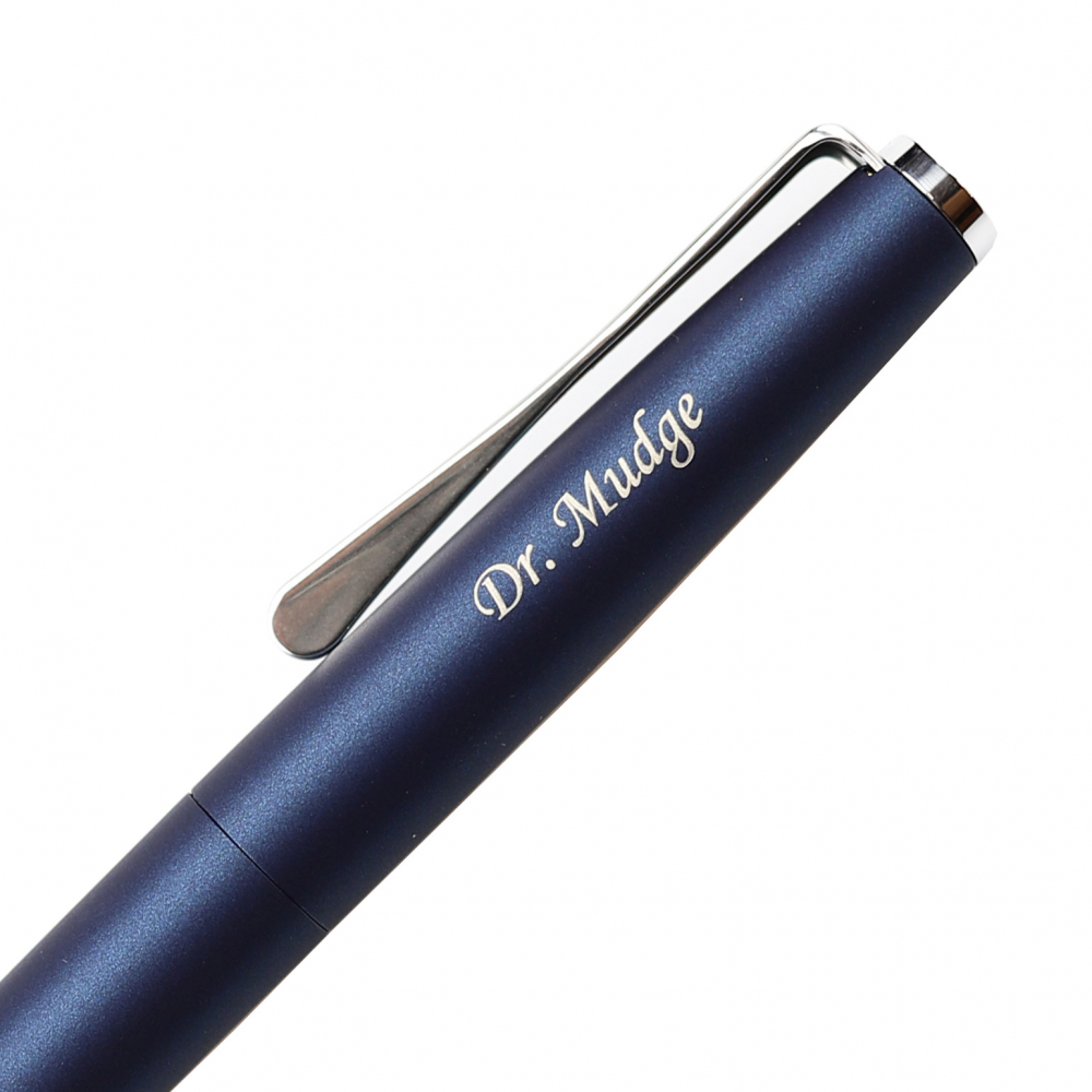  Lamy Studio Blau</br> Schriftart: Corsiva