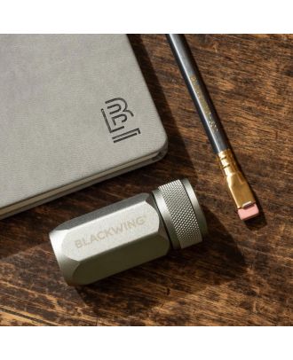 Blackwing Sacapuntas One Step Long Point Plata