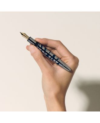 Montblanc Meisterstuck Around the World in 80 Days Year 3 Solitaire LeGrand Fountain Pen