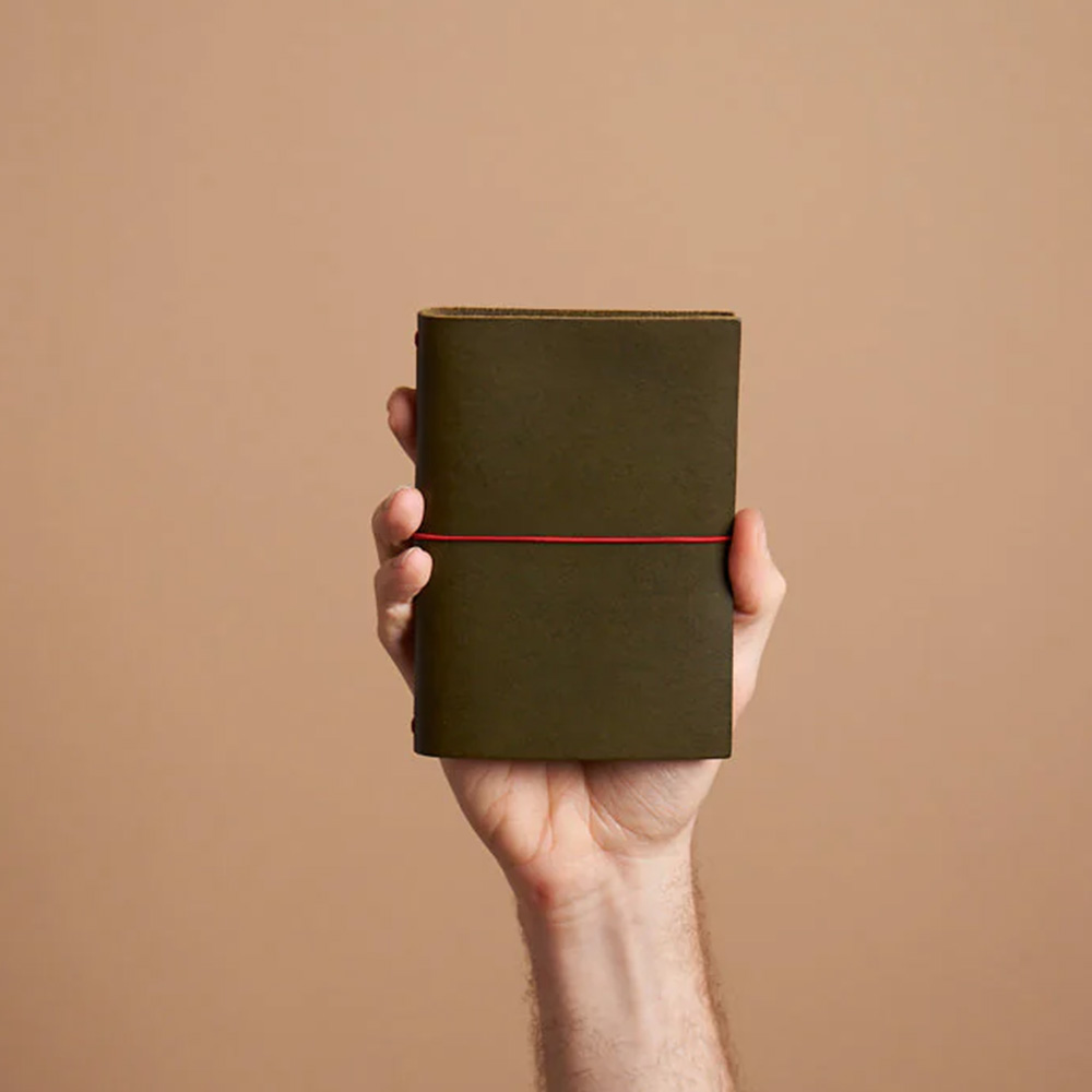 Paper Republic Grand Voyageur Pocket Olive Green | Penworld
